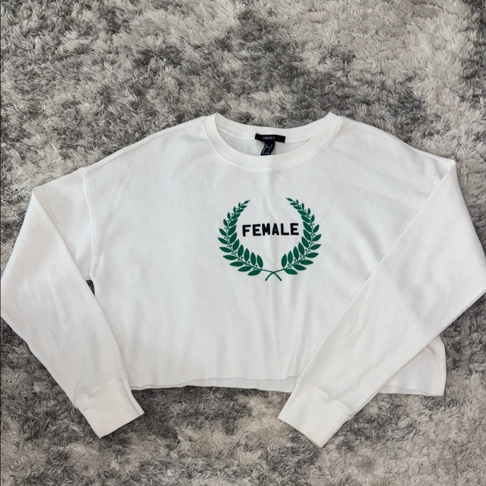 Forever 21 White and Green Cropped Sweatshirt
